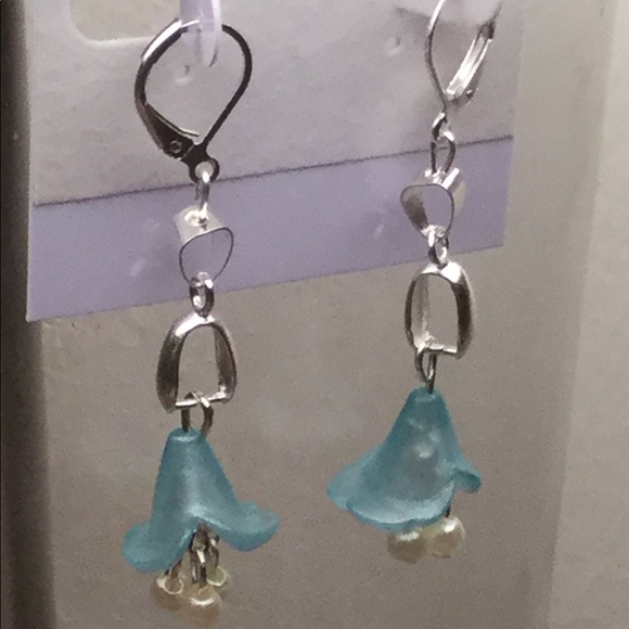 18K White Gold Plated Blue Rose earrings - Picture 5 of 5